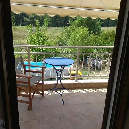 Roula דירה סטראטוניון