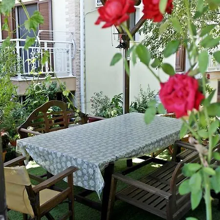 Roula * סטראטוניון